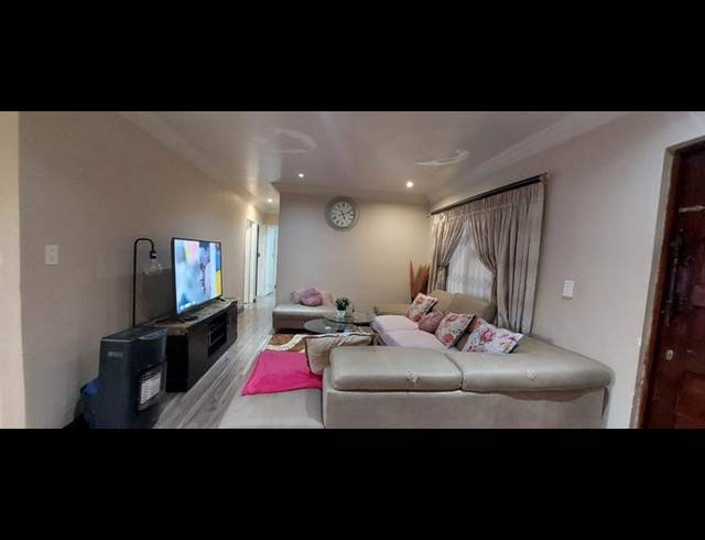 3 BEDROOM HOUSE FOR SALE IN CHANTELLE